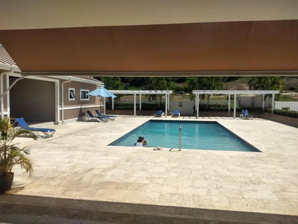 بيت للعطل فيلا Royal Oasis لوتسيا جامايكا