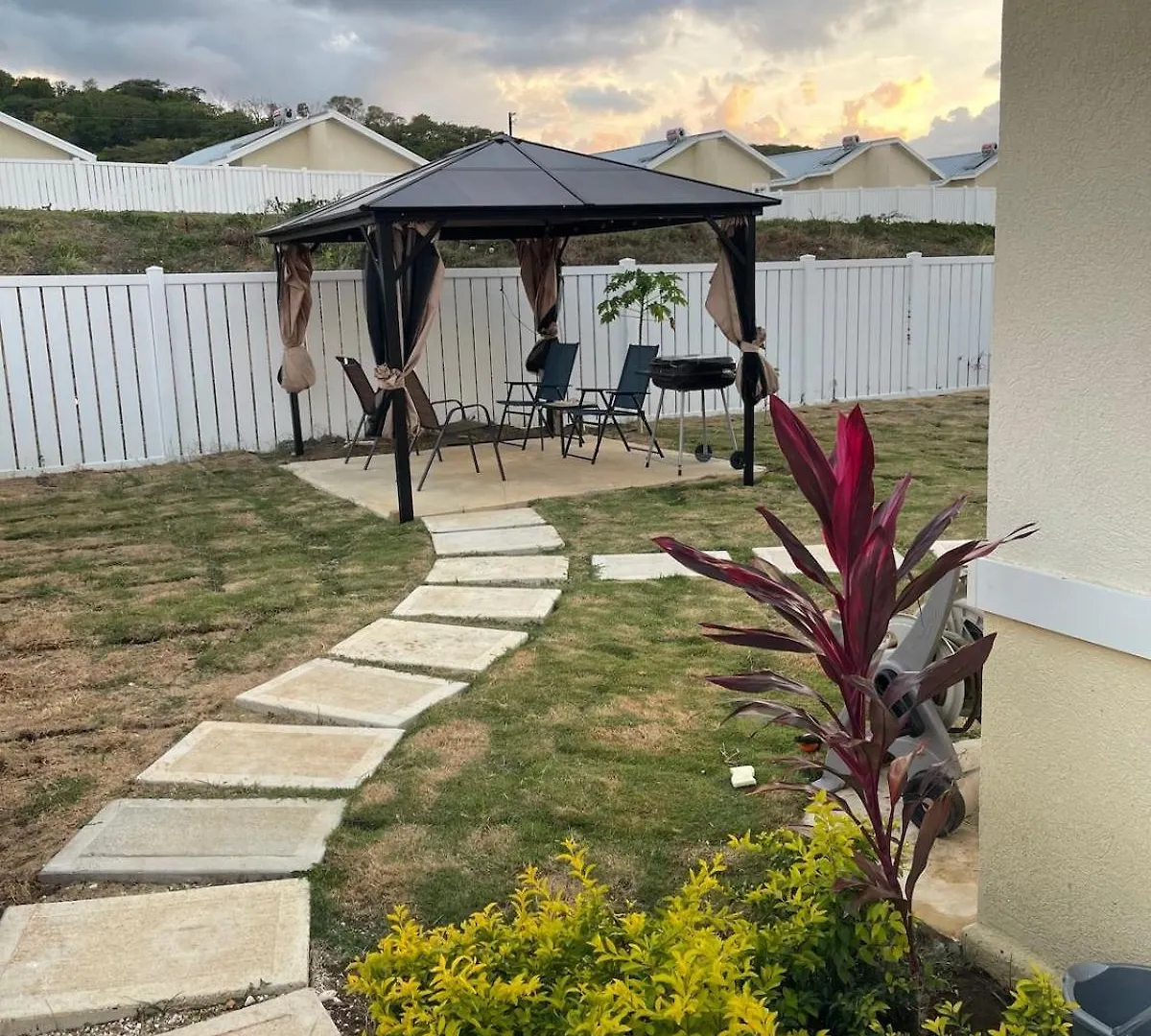 بيت للعطل فيلا Royal Oasis لوتسيا